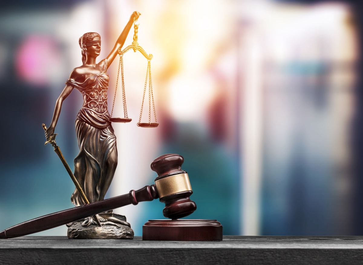 A justice statue and a gavel in El Paso.